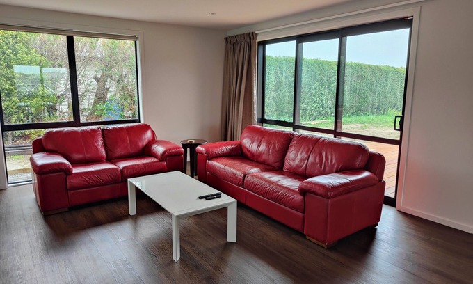Kaikoura House | Spacious 3BR with Decks, BBQ, Mountain Views, and Family-Friendly Vibes