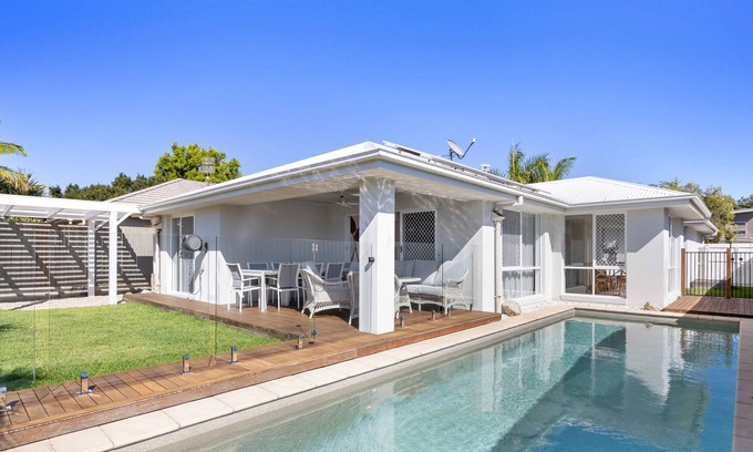 Mountain Creek House | Spacious 4-Bedroom Home with a Private Pool