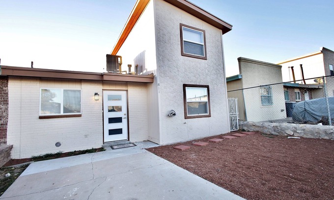 Biggs Field House | Spacious 4-bedroom house with AC and WiFi in charming El Paso