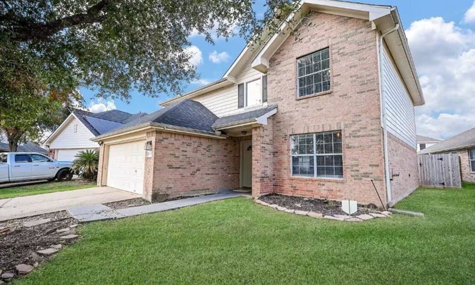 Tomball House | Spacious 4-bedroom house in charming Tomball with lots of space, and fast WiFi