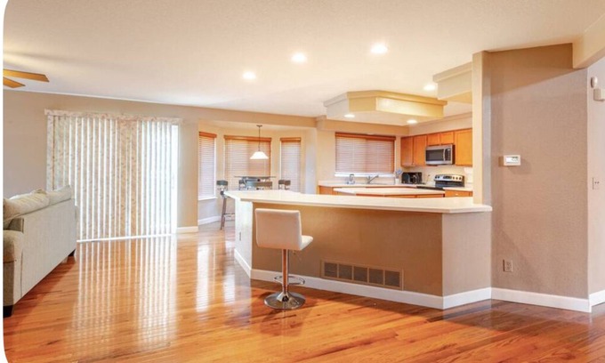 Green Valley Ranch House | Spacious 4-bedroom house with AC, WiFi in beautiful Denver