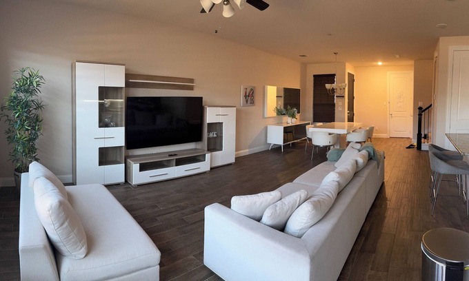 Allen House | Spacious 4-bedroom in lovely Allen, Near Allen Outlet, Weekly/Monthly Discounts!