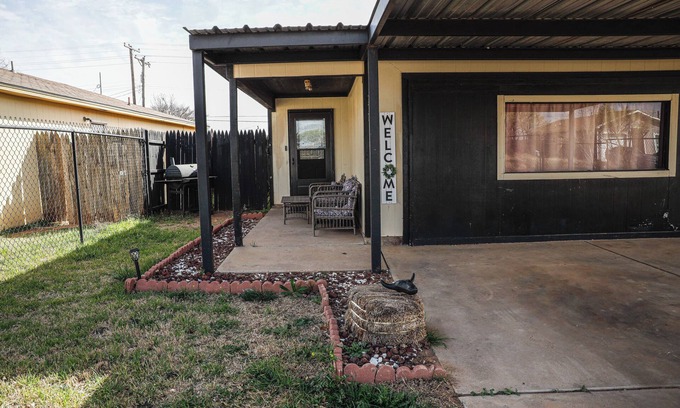 Southgate House | Spacious 4-bedroom Red Raider themed house with AC and WiFi in fantastic Lubbock