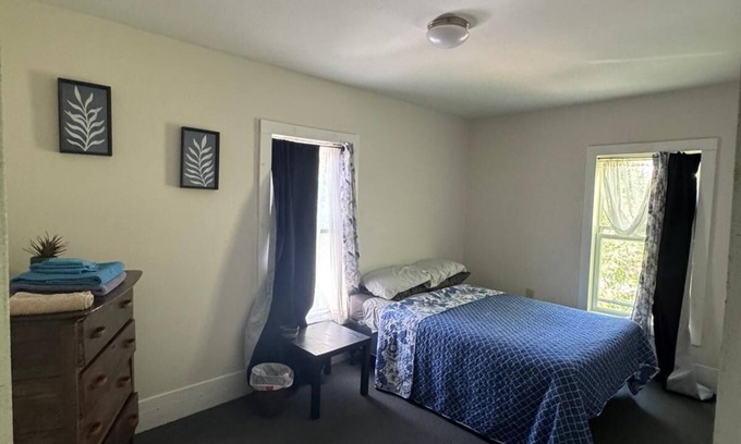 Plattsburgh Apartment | Spacious 4-bedroom apartment with AC, WiFi in charming Plattsburgh