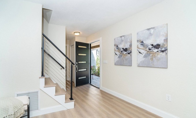 Laurel House | Spacious 5-bedroom house in charming Nokomis with AC, WiFi