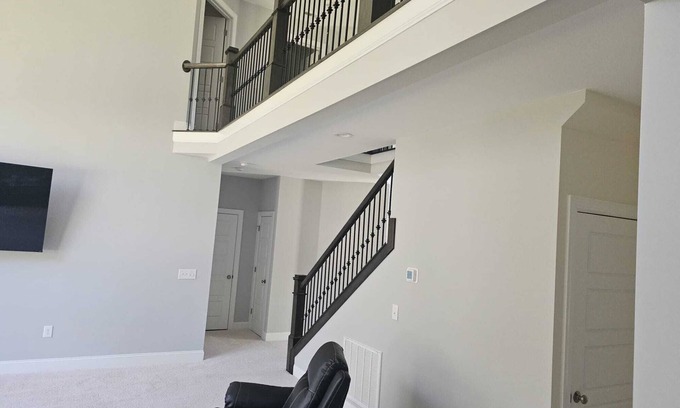 Northwest Raleigh House | Spacious 5-bedroom house in delightful North Raleigh with AC, WiFi.