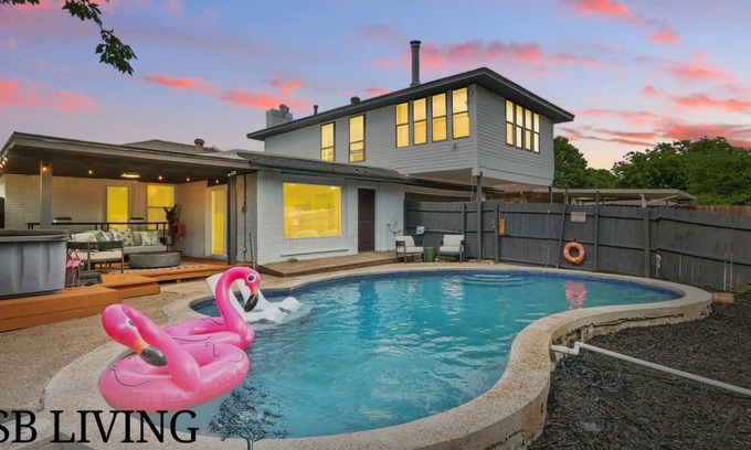 Duncanville House | Spacious 5BR 3BA Retreat with Pool & Hot Tub
