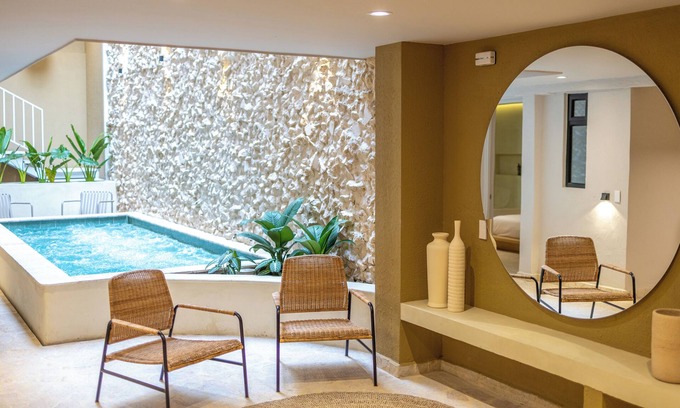 La Florida House | Spacious 6-bedroom house in charming Medellín with AC, WiFi