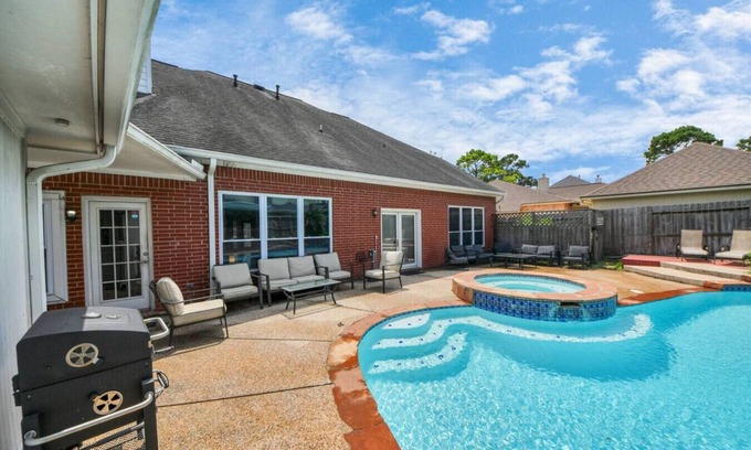 Pinehurst Of Atascocita House | Spacious 7BR Oasis w/Pool, Spa & Game Room