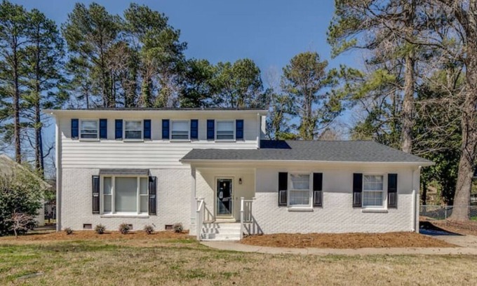 North Raleigh House | Spacious 8 Bed Home Near North Hills, DT, Airport