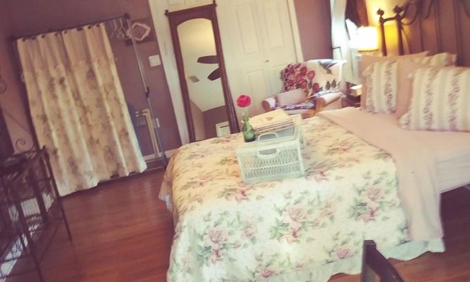 Clearwater Apartment | Spacious and Inviting