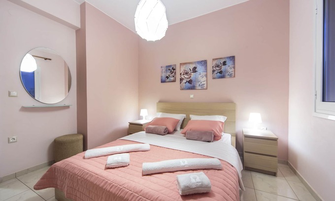 Almyrida Apartment | Spacious apartment a minute away from the beach in Almyrida