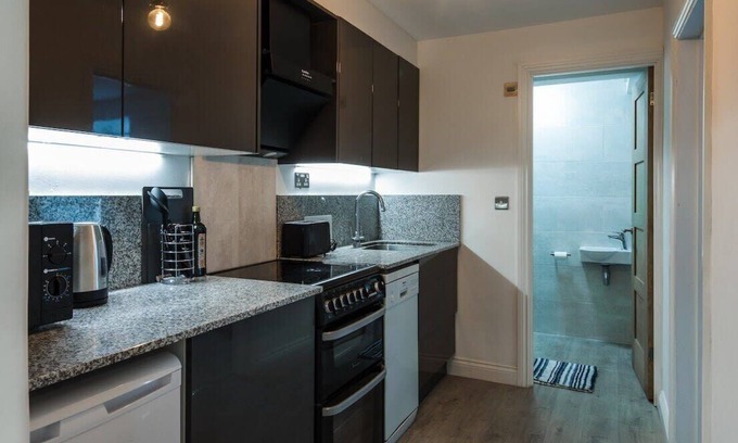 Chysauster Apartment | Spacious Apartment near Penzance Seafront