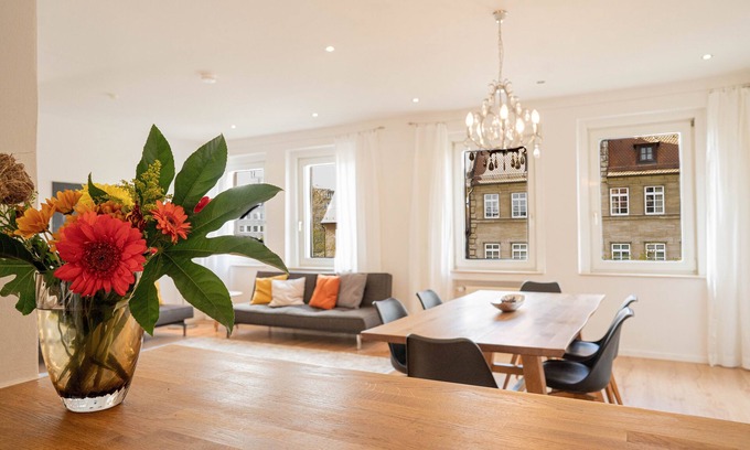 Altstadt - Sankt Lorenz Apartment | Spacious apartment with balcony in the heart of the historic old town