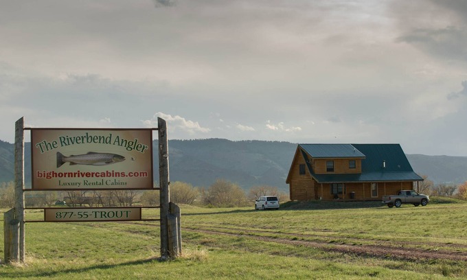 Fort Smith Cabin | Spacious Bluff Cabin #2 Overlooking Bighorn River