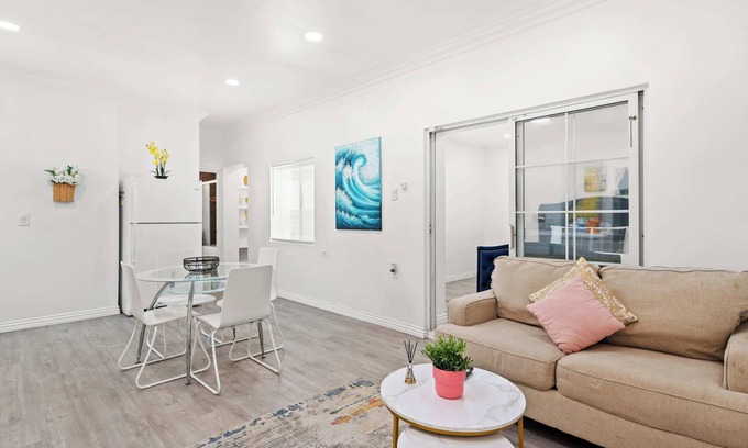 Westmont House | Spacious & Bright Home Fully Equipped