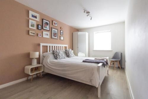 Bromley North Apartment | Spacious Central Family Apartment