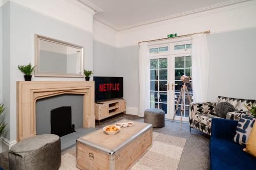 Edgbaston House | Spacious City Centre Family Contractors WiFi