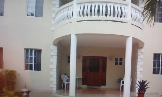 West Gate Hills Apartment | Spacious comfy 1 bedroom apt, no sharing. Sunrise & sunset mountain view.