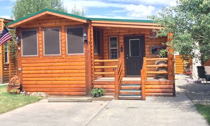 Breckenridge Ski Chalet | SPACIOUS CORNER LOT! Mountain Chalet Located In Beautiful Tiger Run RV Resort.