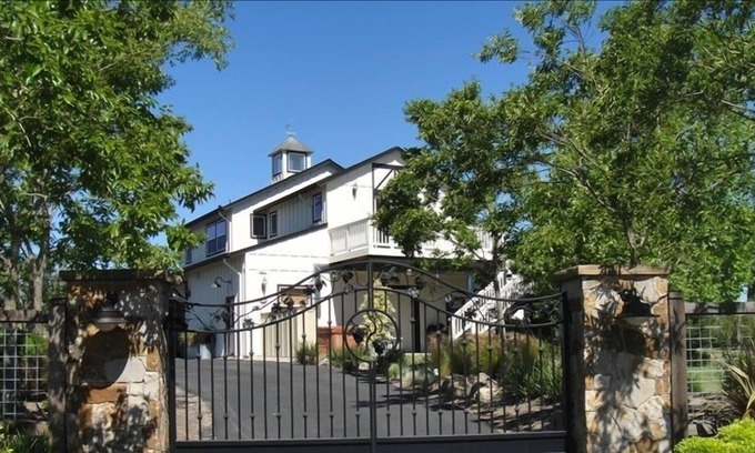 Windsor Cottage | Spacious Cottage on Gorgeous Wine Country Estate