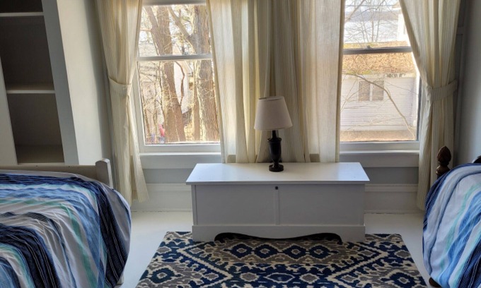 Bemus Point Cottage | Spacious cottage with huge yard!