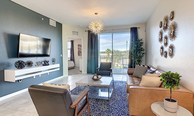 Kissimmee Apartment | Spacious End-Unit Condo | Modern Open Floor Plan w/Elegant Décor & Full Comfort | Minutes to Disney