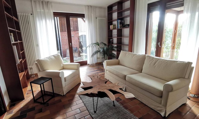 Lauf Apartment | Spacious, family-friendly vacation apartment in architect's house with garden