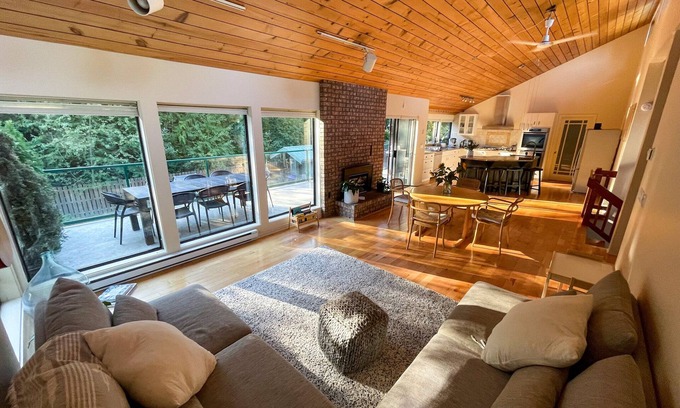 Squamish House | Spacious Family Home central to Squamish trails