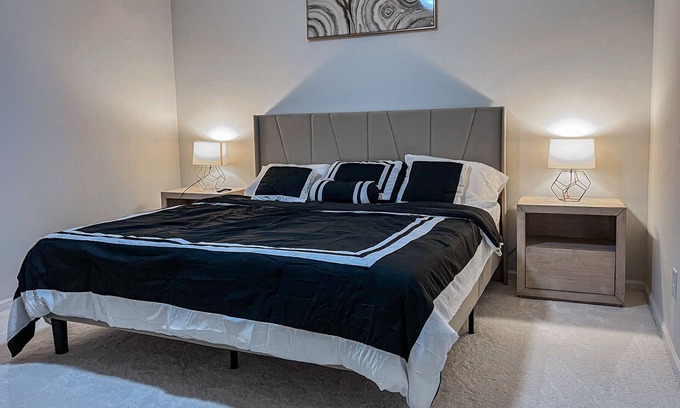 Johns Island House | Spacious Family Sized 3 Bed Home with Garage & backyard Patio