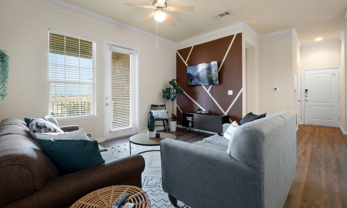 Fossil Creek House | Spacious flat w/hot tub and pool!10 mi to Downtown!~22 mi to DFW Airport