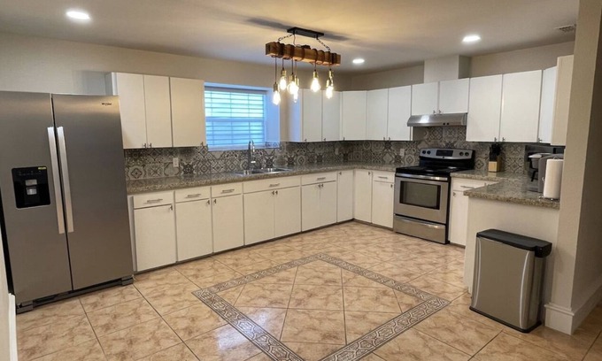 Mission House | Spacious freshly remodeled home.