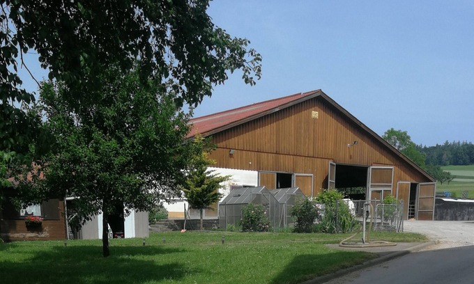 Stockach Condo | Spacious holiday apartment with a view of the farm