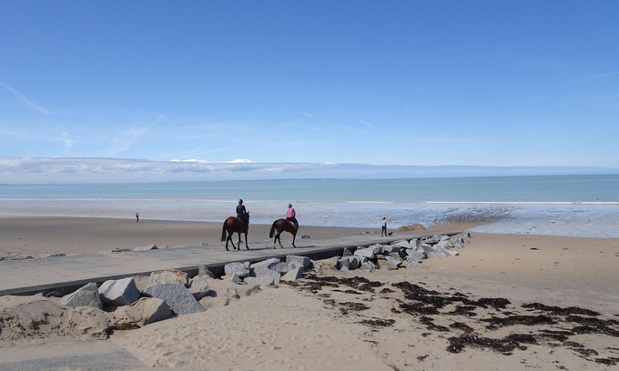 Dragey-Ronthon House | Spacious holiday home located in the heart of the bay of Mont St Michel.
