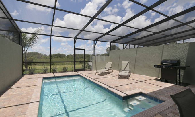 Briargrove House | Spacious Home with Private Pool, BBQ & Themed Rooms in Solterra Resort