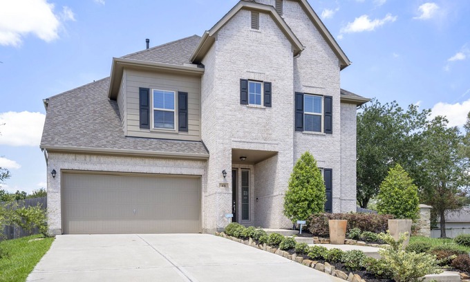 Pecan Grove House | Spacious Home with Private Theater, Pool Table, Office & Home Gym!