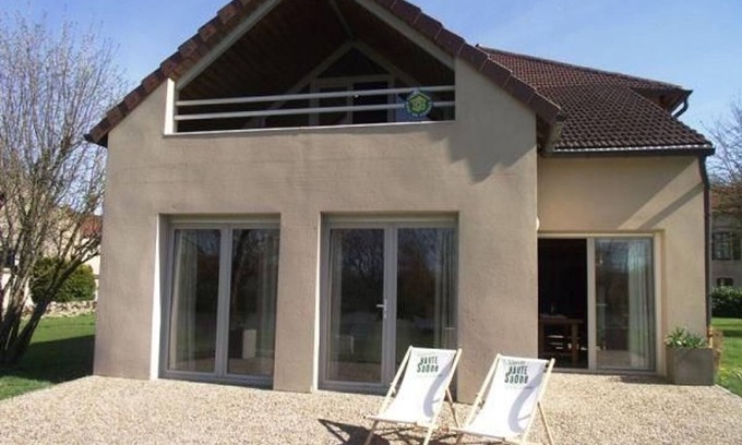 Port-sur-Saone Cottage | Spacious house near the Saône with Wi-Fi and pets allowed