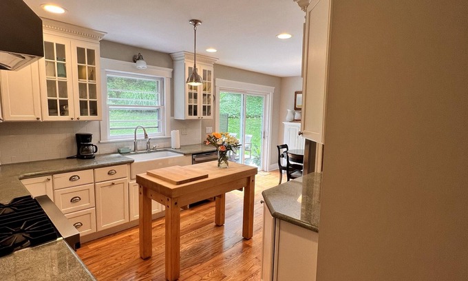 Tarrytown House | Spacious Hudson Rivertown home in Tarrytown, NY, 8 guests, sleeps 10