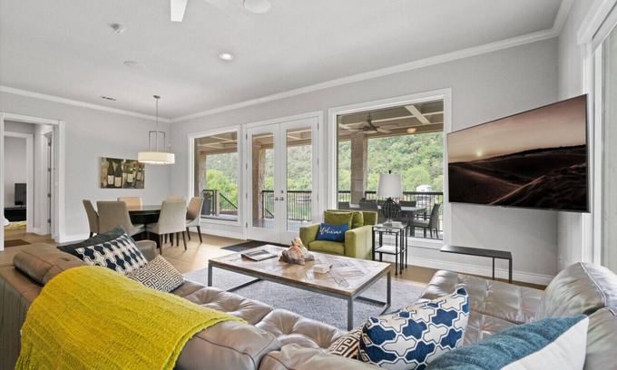 Montview Harbor House | Spacious Lake House - Relaxation Mode - *New to Vrbo*