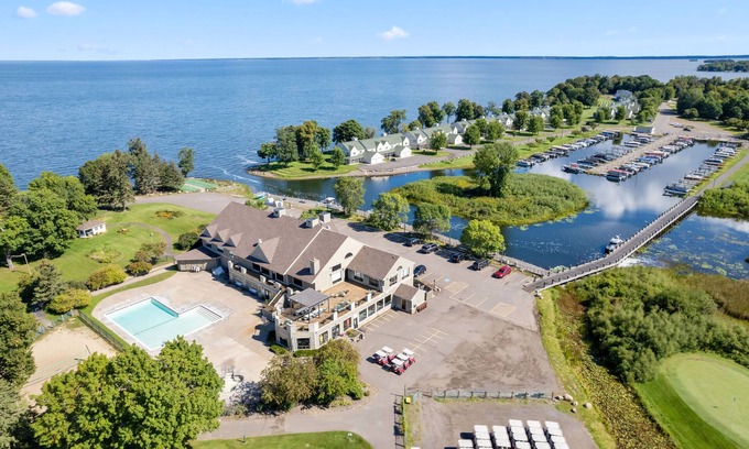 Onamia Condo | Spacious Lodge w/Sauna, Golf Views & Lake Access