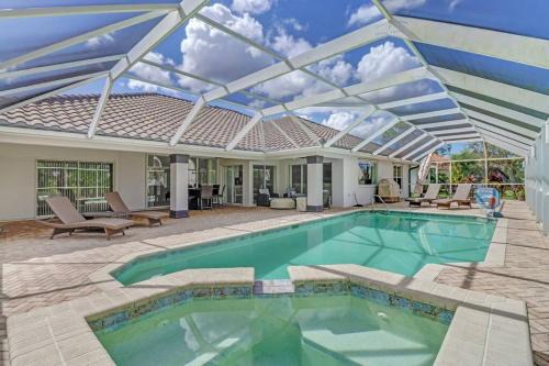 Lely Golf Estates Villa | Spacious Luxury Home with Heated Pool and Hot Tub