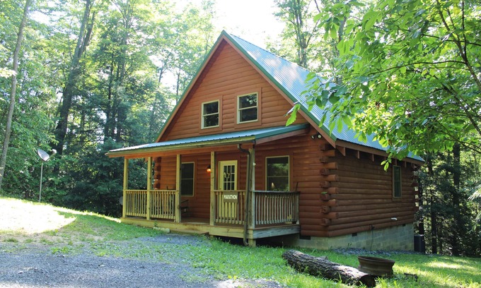 Hico Cabin | Spacious Marathon Cabin located in New River Area