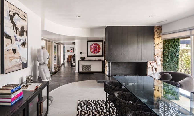 Crenshaw House | Spacious Mid- Century 4-bedroom house with Pool charming Los Angeles
