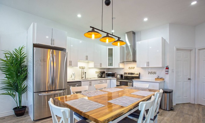 Cote-Saint-Paul Apartment | Spacious Modern 2 BDR Appartment MTL
