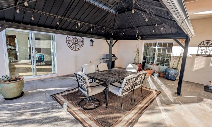 Cochise House | Spacious ranch house with 2 private hot tubs