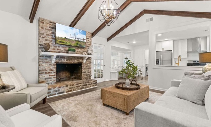 Hanahan Apartment | Spacious Retreat with Pool