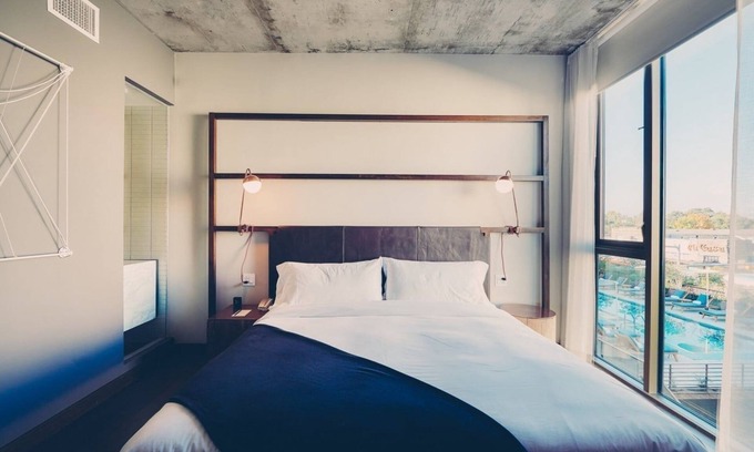 South River City Hotel | Spacious Studio Suite with Patio & Soaking Tub