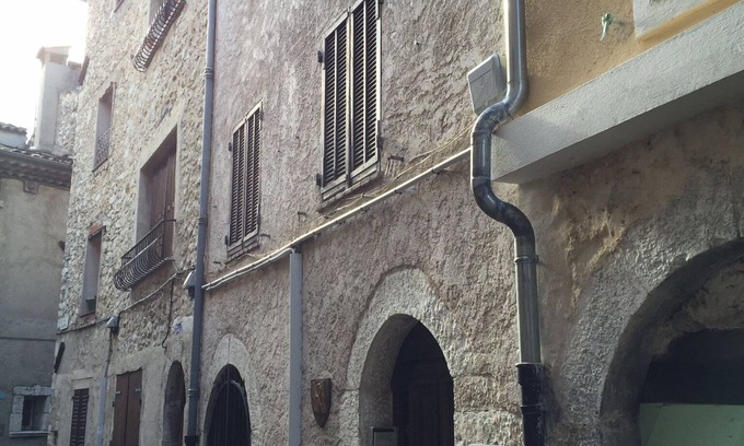 Vence House | Spacious townhouse with roof terrace, situated in Vence centre