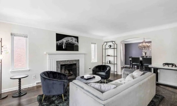 Grosse Pointe Apartment | Spacious Upper 2BR | Sleeps 8 in Grosse Pointe
