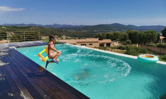 La Cadiere-d'Azur Villa | Spacious villa, 4 bedrooms, air-conditioned, infinity pool, sea and hill views!